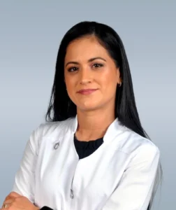 Dra. Alexandra Sánchez.