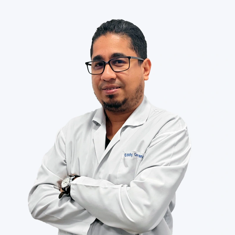 Dr. Eddy Carranza médico general en Centro Médico San Joaquin