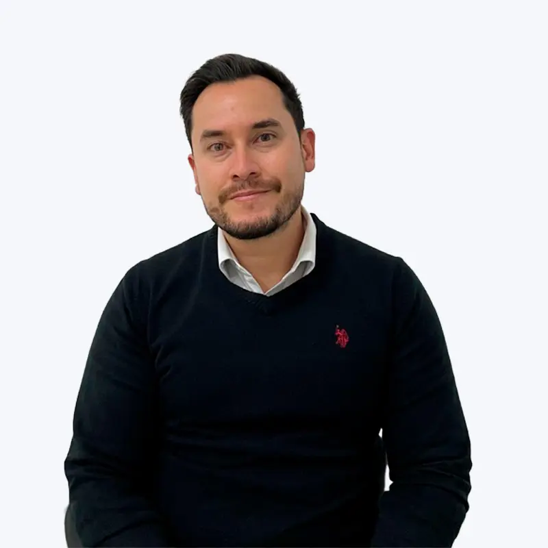 Dr. Eduardo Chacón Oftalmologo en centro medico san joaquin